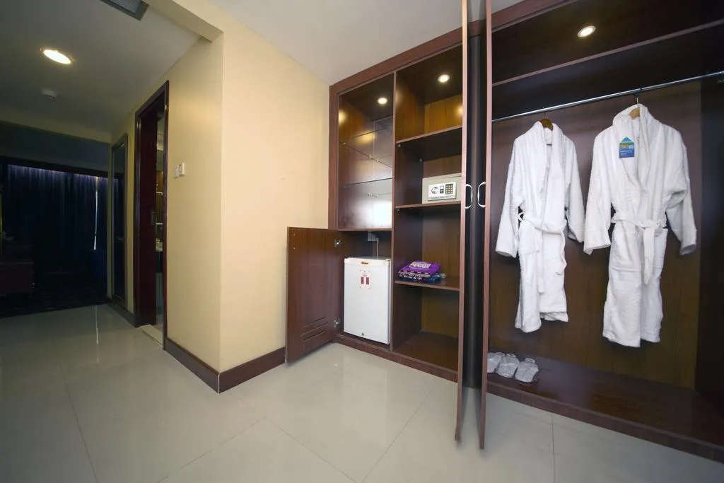 FAMILY ROOM SUPERIOR Room, Mount Royal Hotel, Dubai