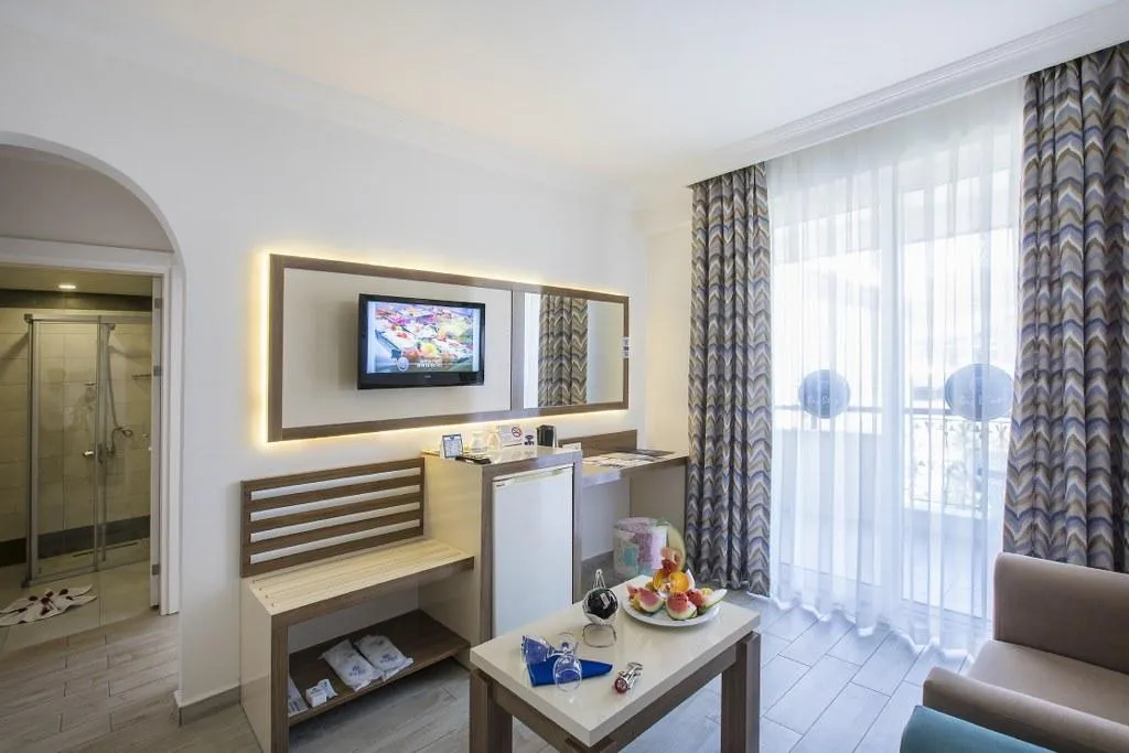 FAMILY ROOM SUPERIOR Room, Club Big Blue Suite Hotel, Antalya
