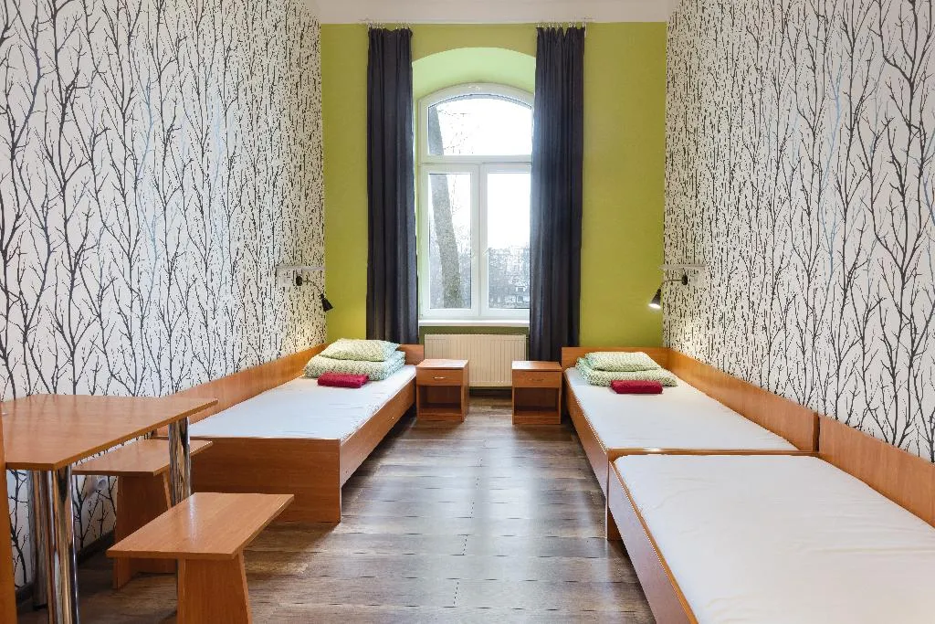 TRIPLE WITH SHARED BATHROOM Room, Hostel Atlantis Kraków, Krakow