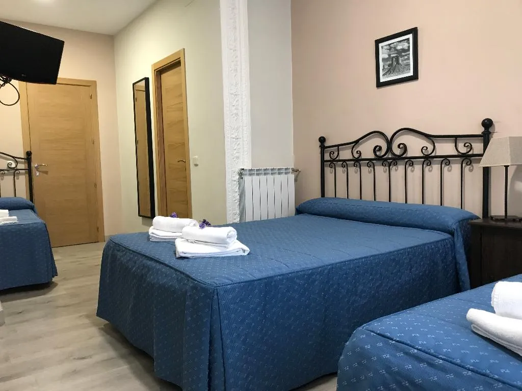 TRIPLE STANDARD Room, El Pilar, Madrid