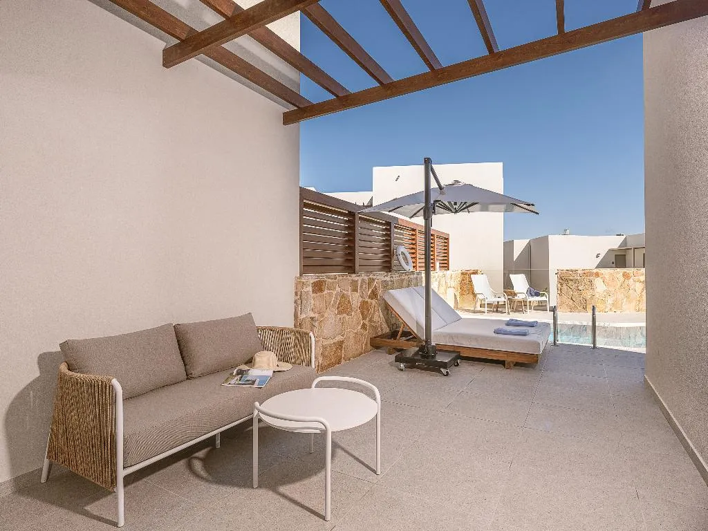 SUITE WITH PRIVATE POOL Room, Sirios Village, Crete
