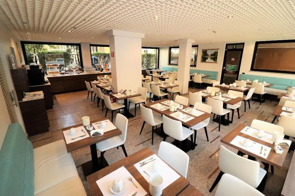 Restaurant, Hotel Domenichino, Milan