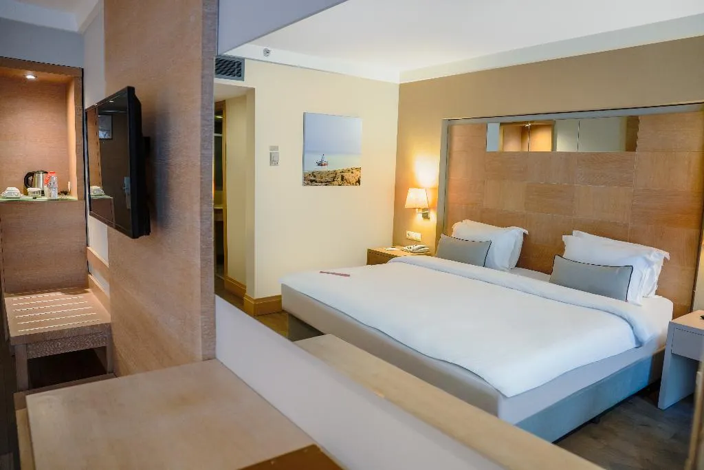 DOUBLE POOL VIEW Room, Ramada Resort by Wyndham Bodrum, Bodrum