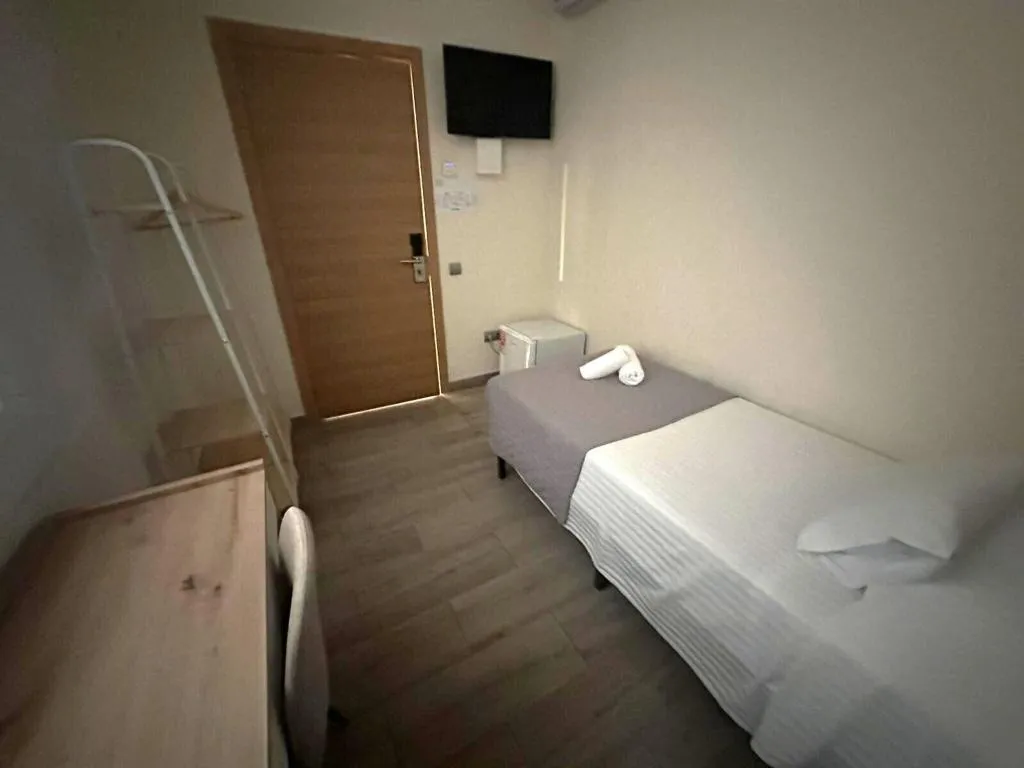 Room STANDARD Room, Hostal Balmes Centro, Barcelona