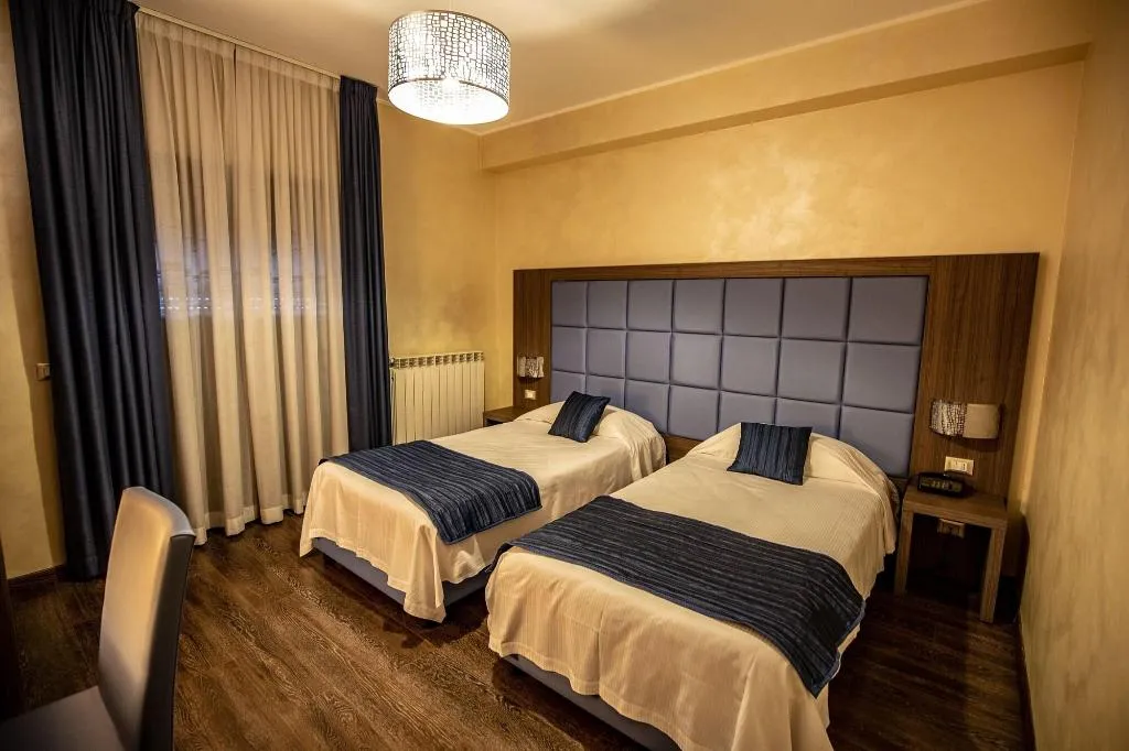 Room, La Compagnia Del Viaggiatore, Rome