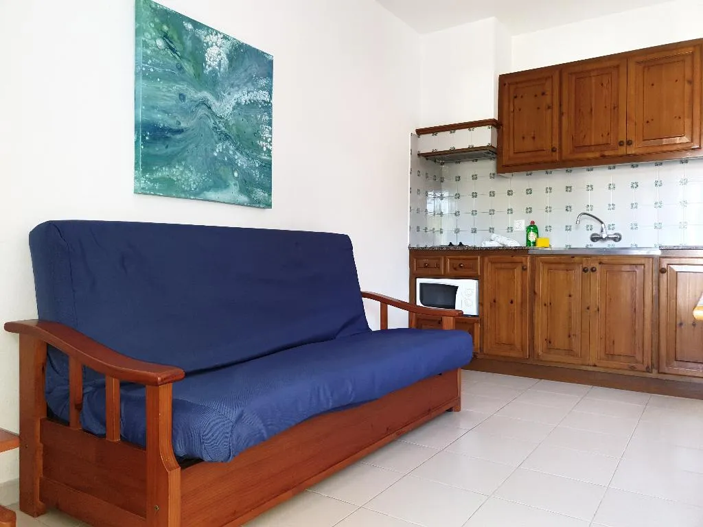 Room, Piscis, Menorca