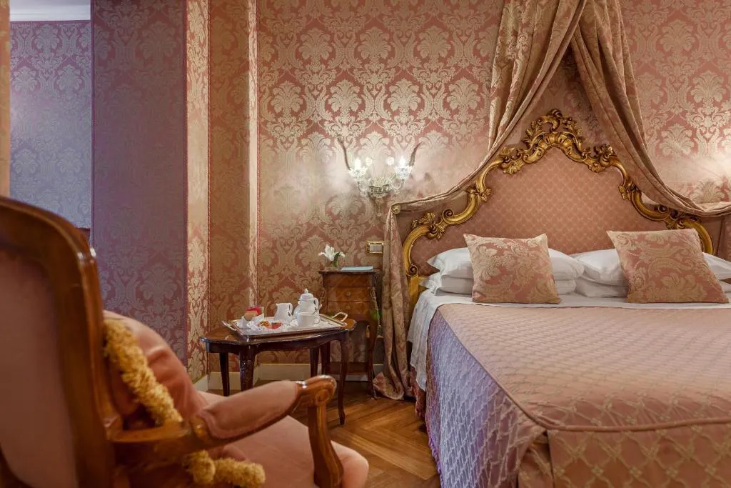JUNIOR SUITE STANDARD Room, Antico Doge - a Member of Elizabeth Hotel, Venice