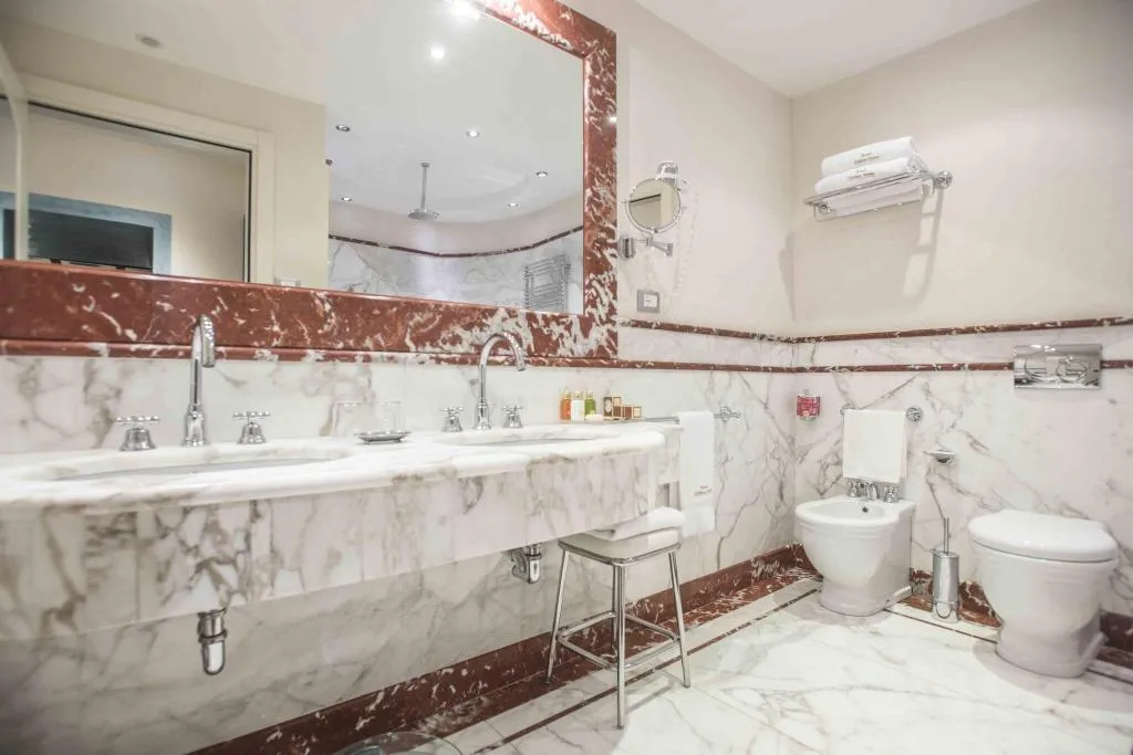 DOUBLE DELUXE WITH JACUZZI Room, Golden Tower Hotel & Spa, Florence