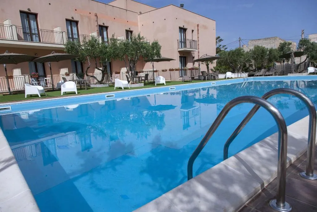 Pool, Achibea, Palermo