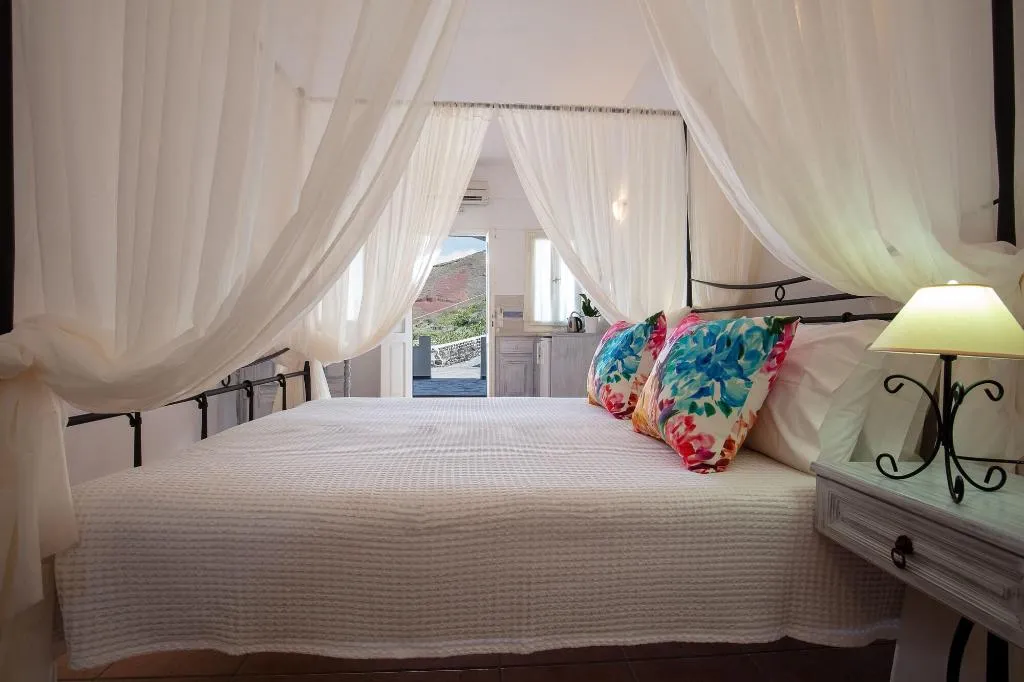 Room, Anchor Suites, Santorini
