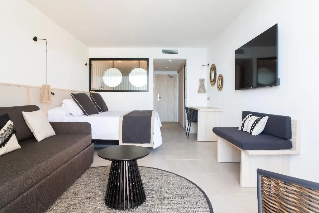 FAMILY ROOM STANDARD Room, Invisa Hotel Cala Verde, Ibiza