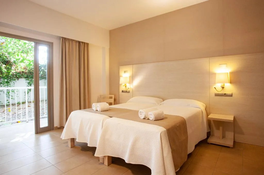 QUADRUPLE STANDARD Room, Hotel Puchet Ibiza, Ibiza
