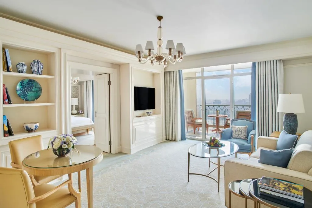 SUITE EXECUTIVE Room, Four Seasons Hotel Cairo at Nile Plaza, Cairo