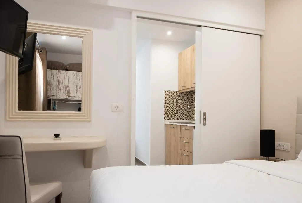 APARTMENT ONE BEDROOM Room, Tristhenia Hotel, Santorini