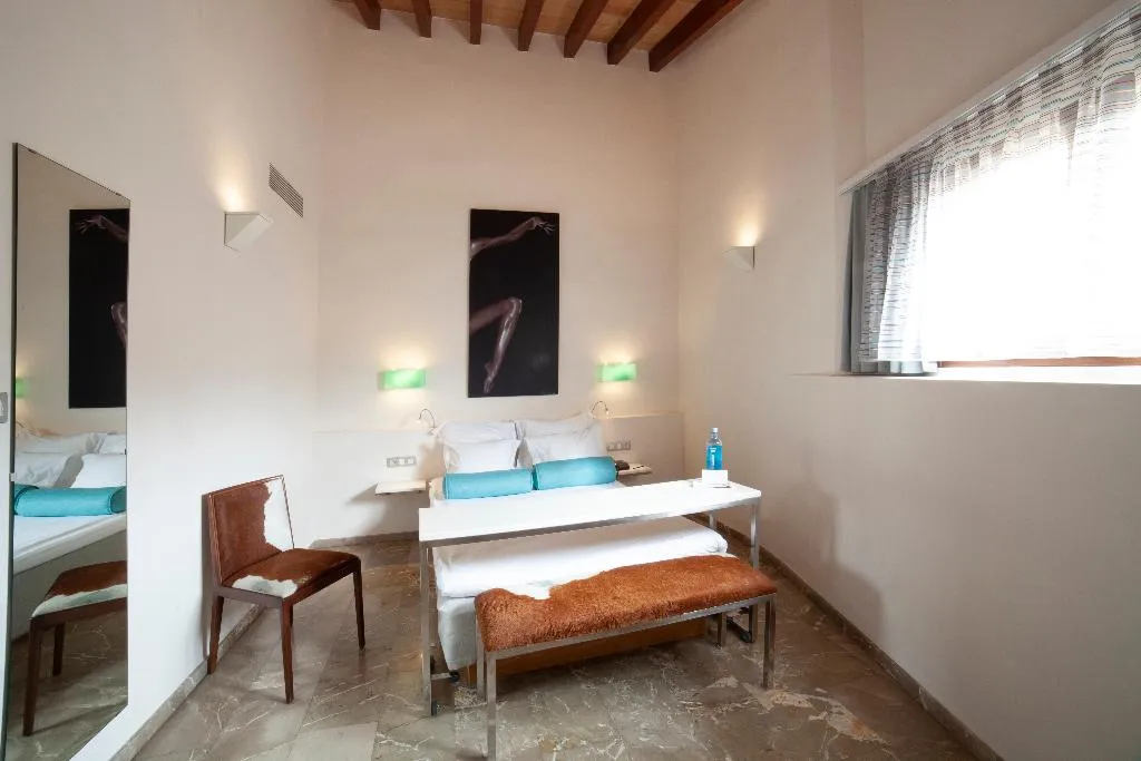 SINGLE STANDARD Room, Petit Palace Hotel Tres, Majorca