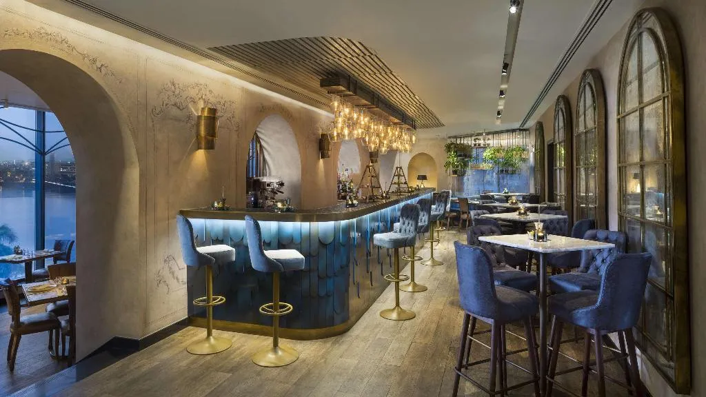 Bar, Fairmont Nile City, Cairo