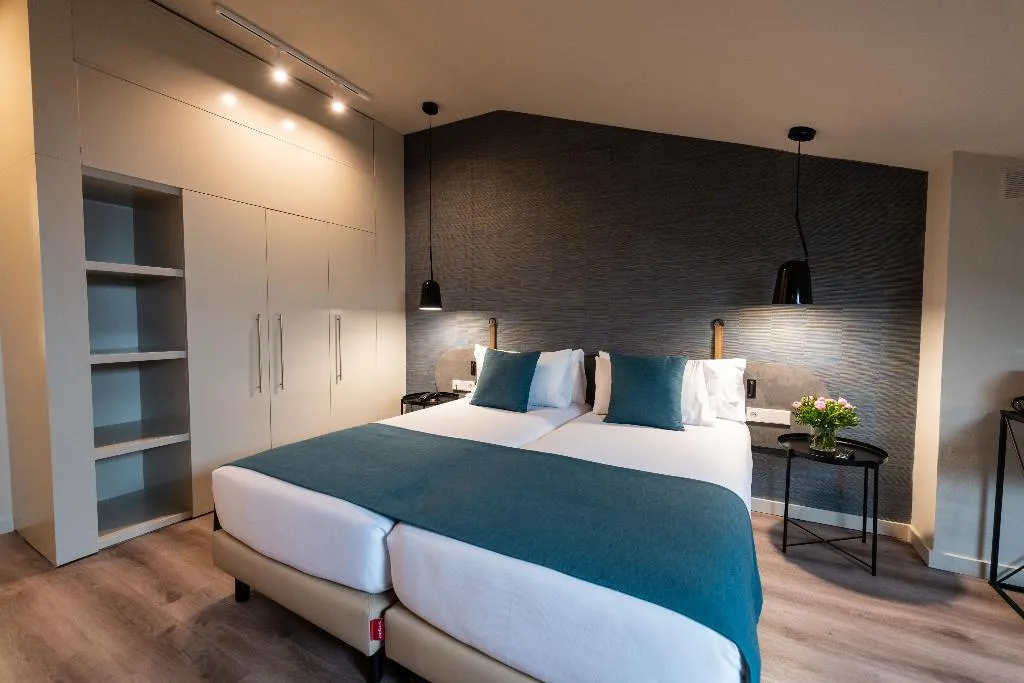 DOUBLE STANDARD Room, Atenea Rekord Suites, Barcelona