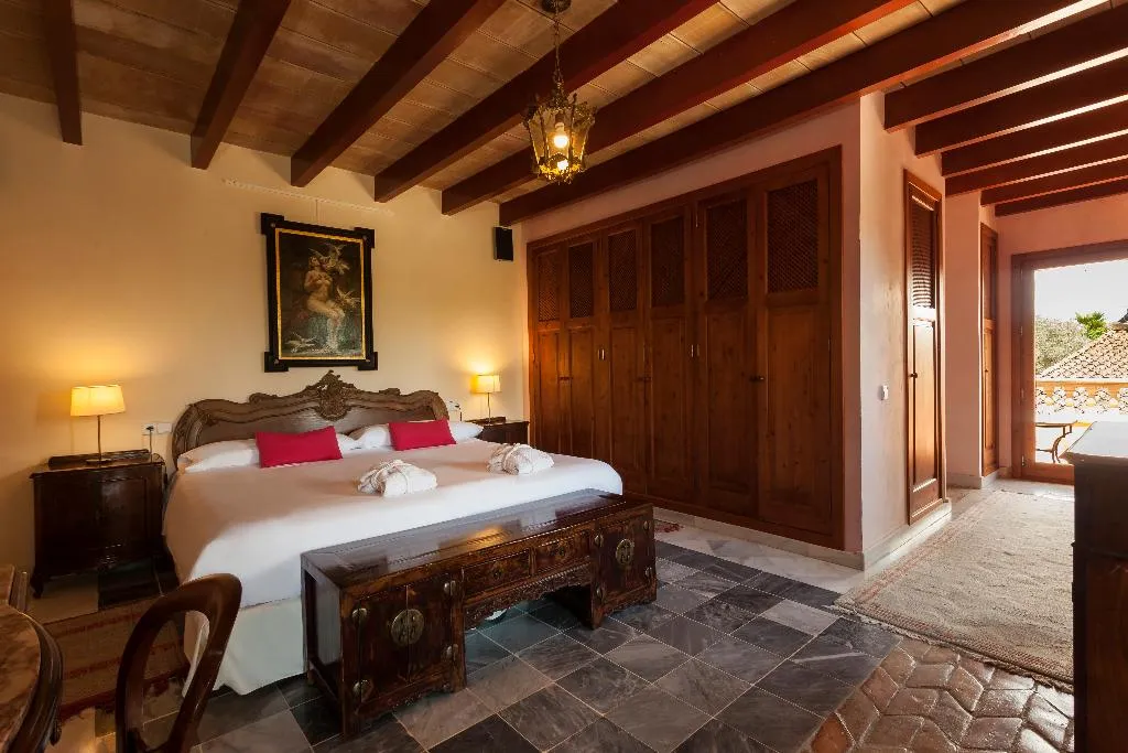 VILLA STANDARD Room, Es Revellar Art Resort, Majorca
