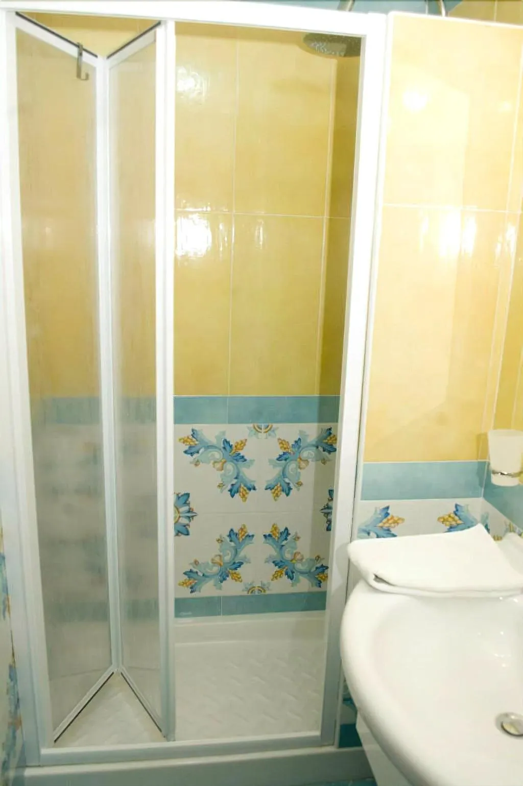 Room, Bed And Breakfast Medea, Naples