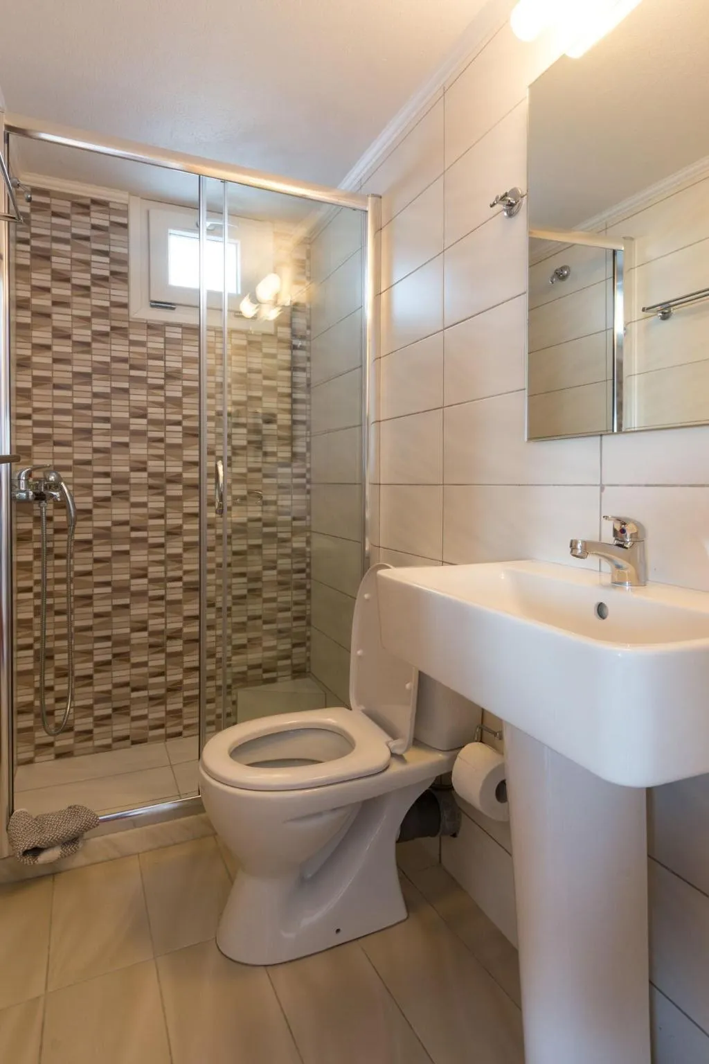 Room, Socrates Apartments & Restaurant, Crete