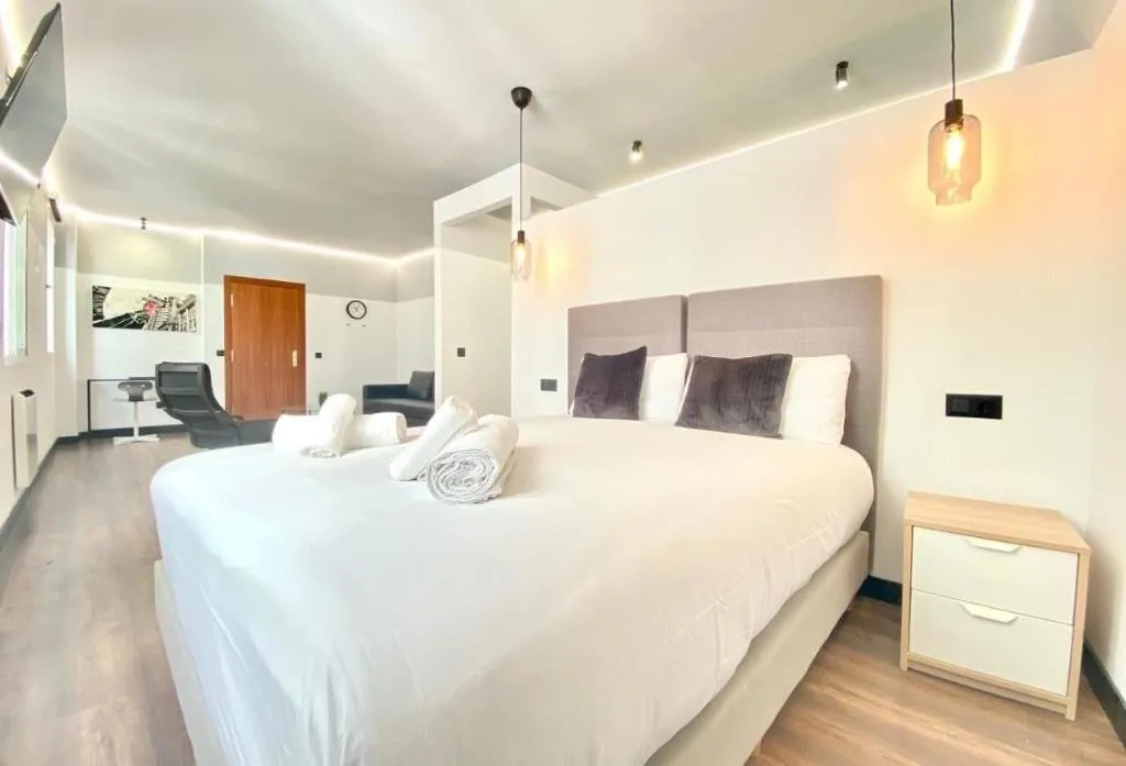 Room, Montera Center Madrid, Madrid