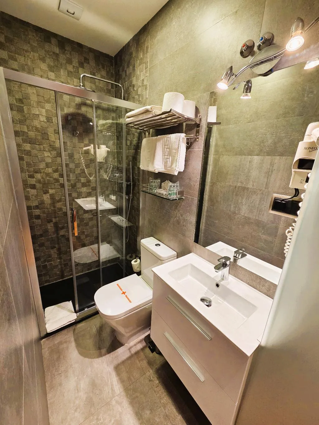 TWIN STANDARD Room, Hostal Hispano-Argentino Gran Via, Madrid