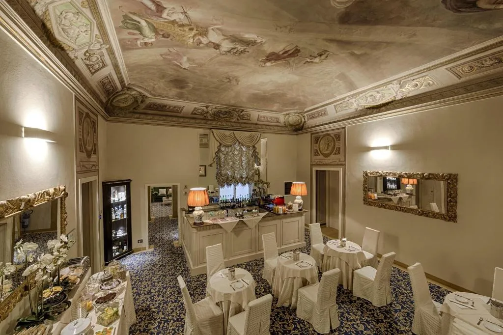 Bar, Palazzo Guicciardini, Florence