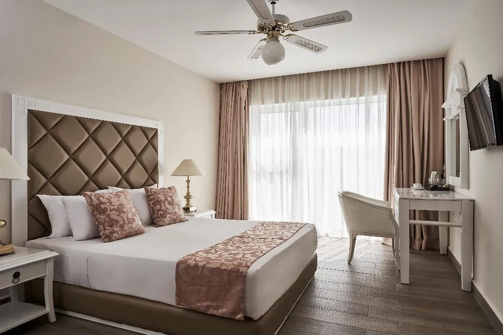 Double or Twin SUPERIOR POOL VIEW Room, Sandy Villas, Corfu
