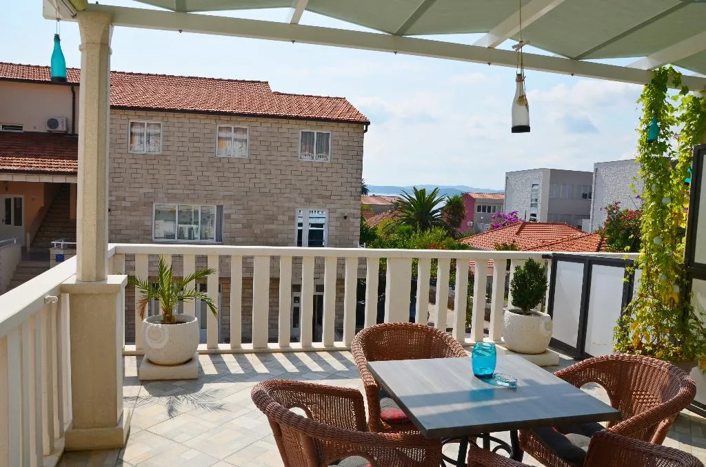 APARTMENT CAPACITY 3 Room, Apartments Damjanka, Dubrovnik