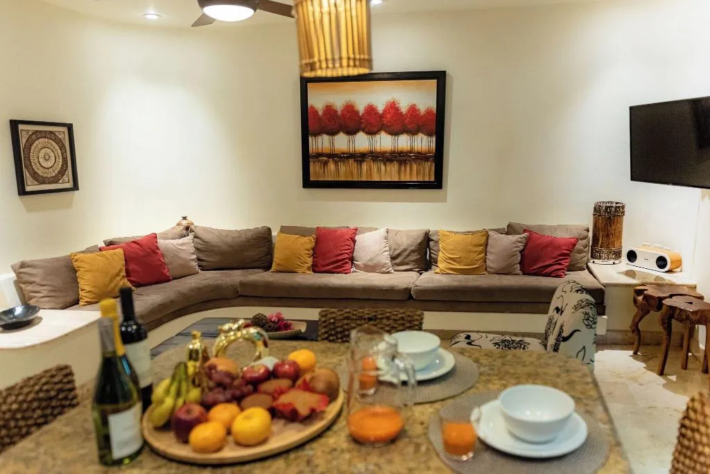 DOUBLE DELUXE KING BED Room, El Taj Ocean Front and Beachside Condo Hotel, Playa Del Carmen