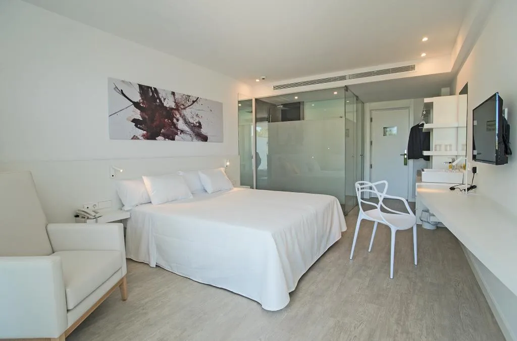 DOUBLE DELUXE GARDEN VIEW Room, Els Pins Resort & Spa, Ibiza