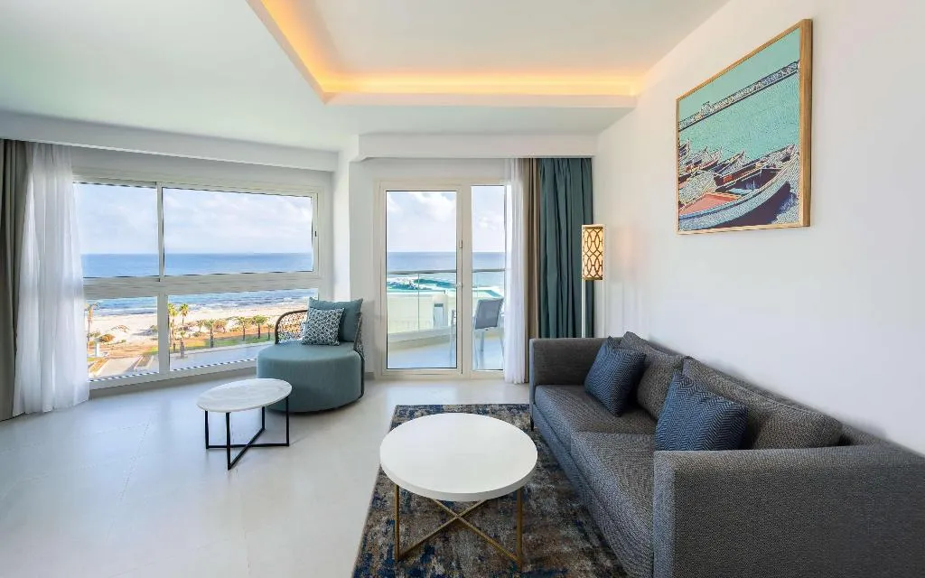 SUITE DELUXE SEA FRONT Room, Hilton Skanes Monastir Beach Resort, Tunisia