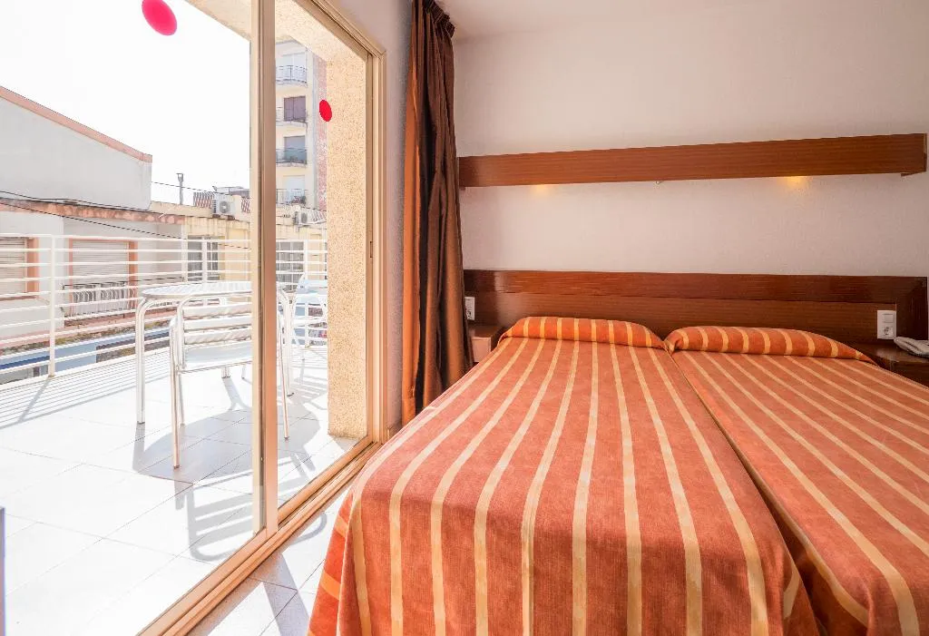 DOUBLE STANDARD Room, Checkin Montpalau, Costa Brava