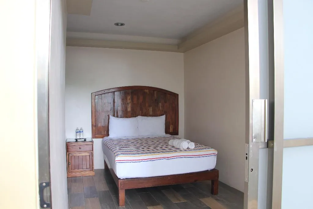 SINGLE STANDARD Room, Plaza del Sol, Playa Del Carmen