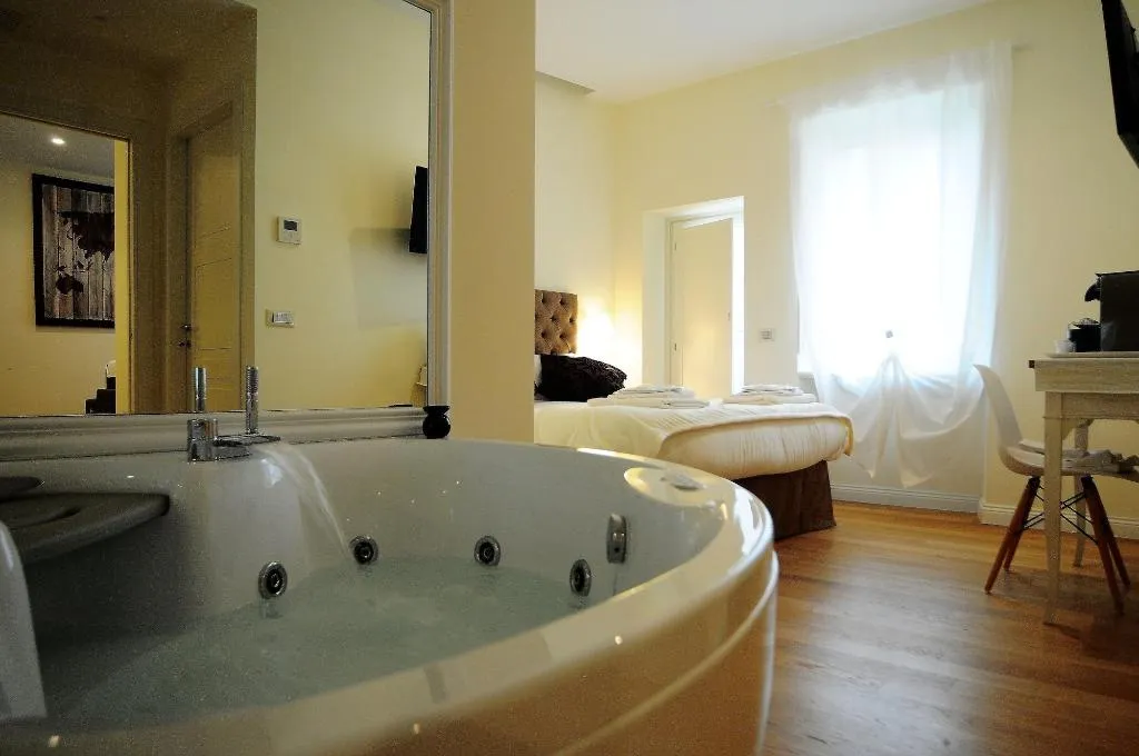 Room, Magia A Trilussa, Rome