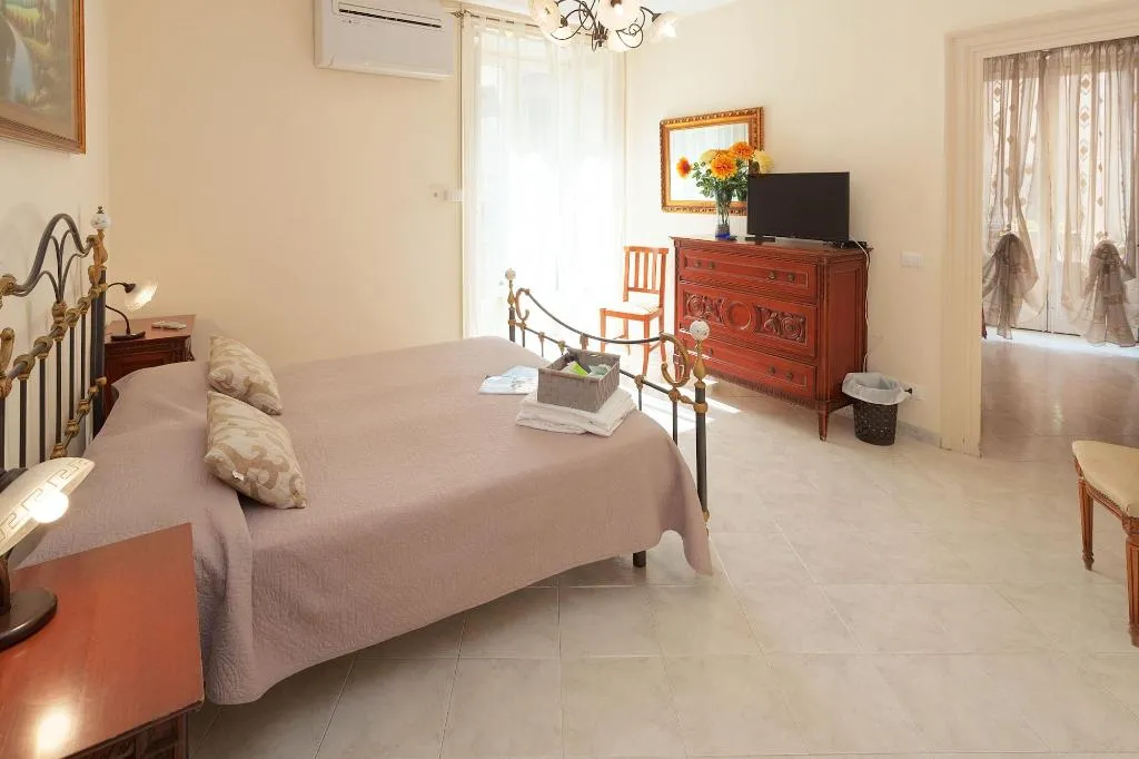 Room, Al Piazza Marina B&B, Palermo