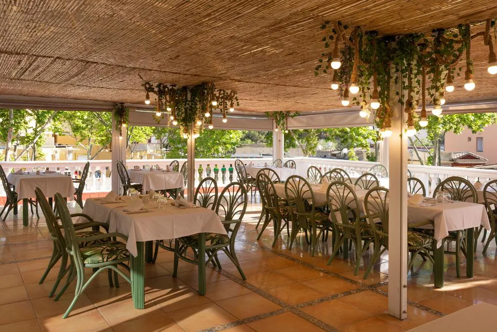 Restaurant, MAR HOTELS PAGUERA and SPA APARTMENTS, Majorca