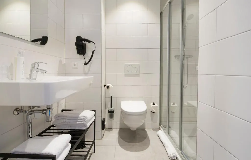TWIN STANDARD Room, Corendon Urban Amsterdam Schiphol Airport, Amsterdam