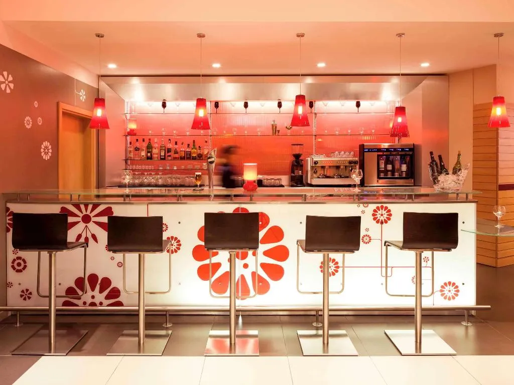 Bar, ibis Barcelona Santa Coloma, Barcelona