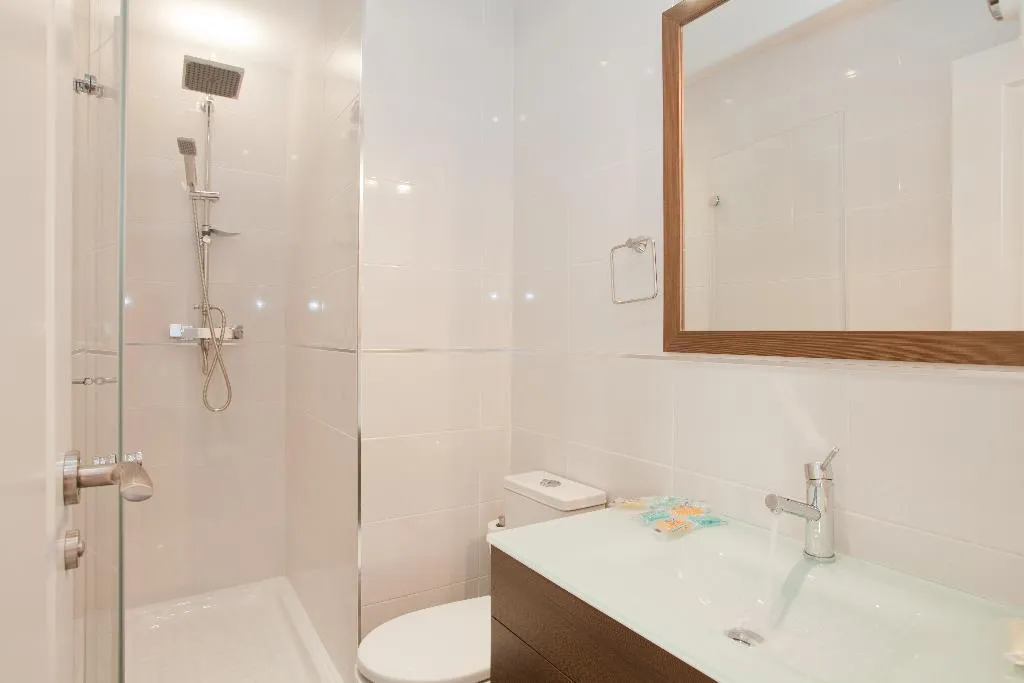 APARTMENT CAPACITY 5 Room, Suites You Nickel, Madrid