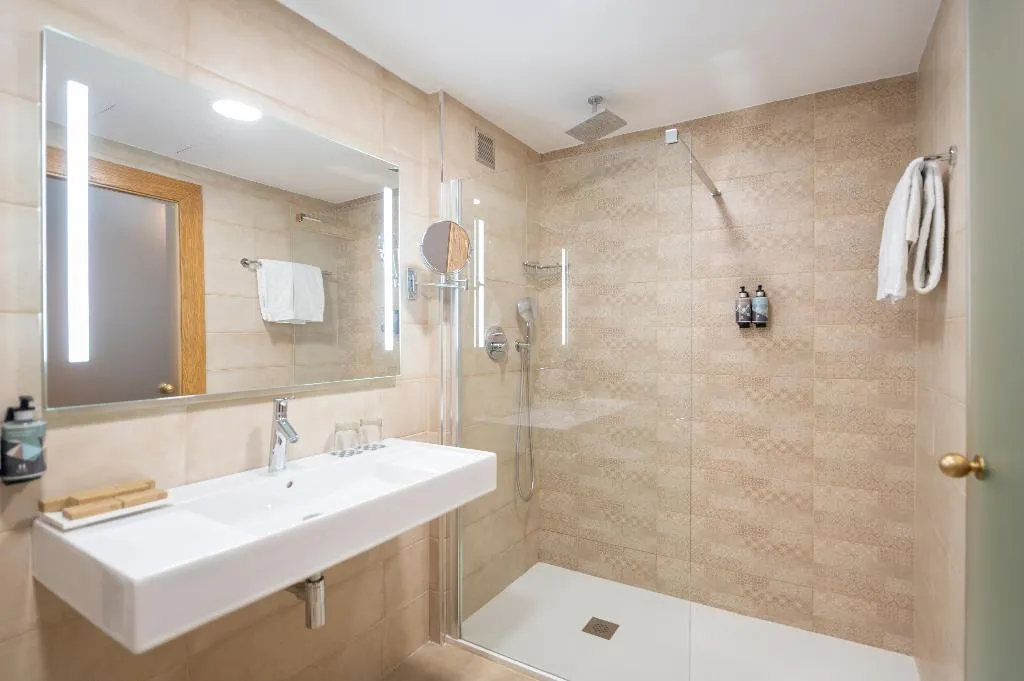 DOUBLE SINGLE USE SUPERIOR Room, Hesperia Sant Just, Barcelona