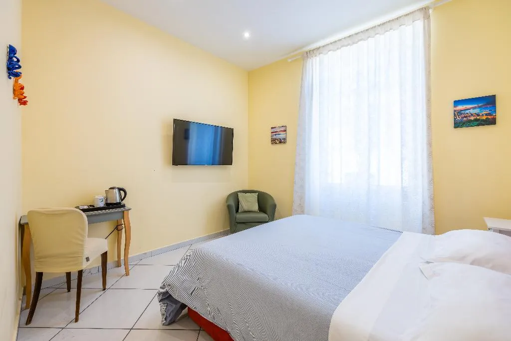 DOUBLE STANDARD Room, La Casa Di Bruno, Naples