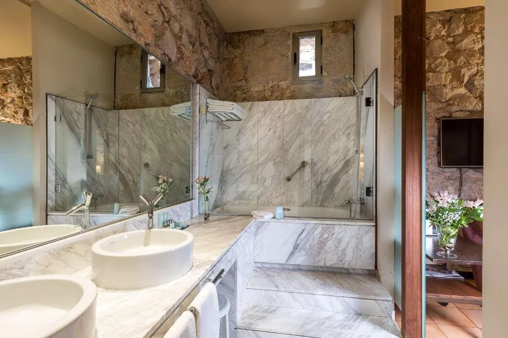 DOUBLE SUPERIOR Room, Parador de Alarcon, Valencia