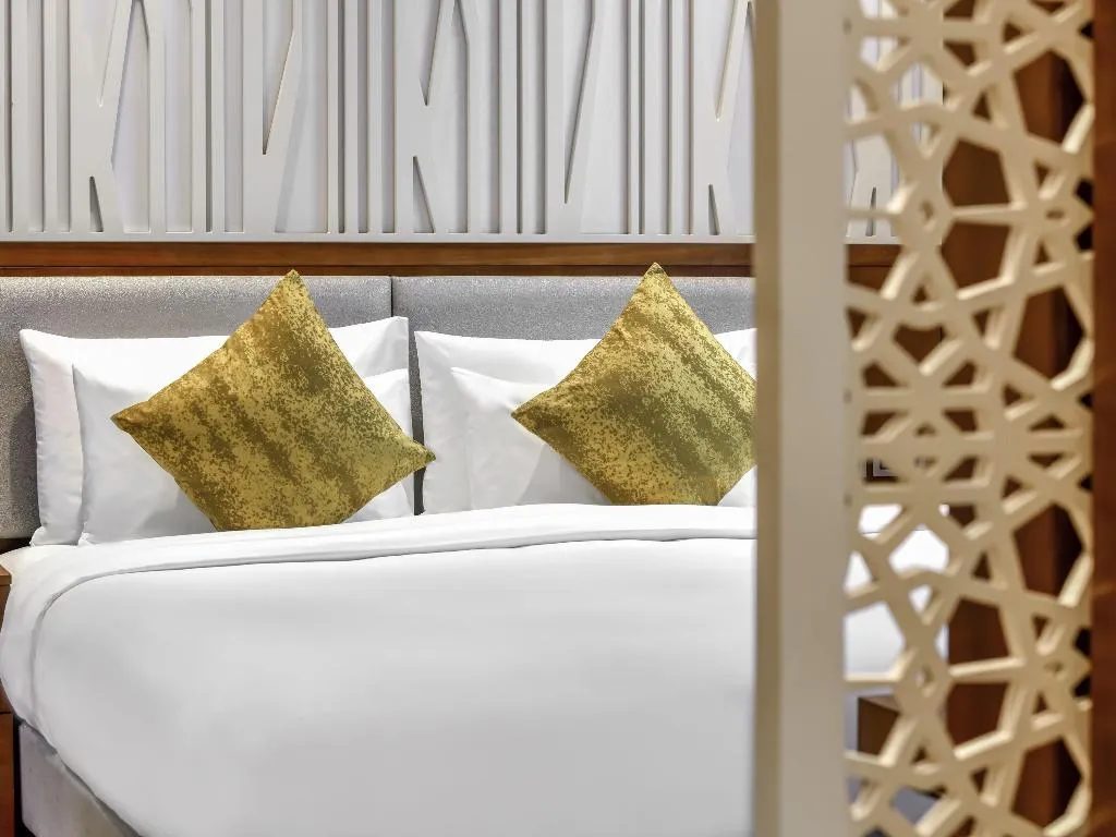 JUNIOR SUITE ONE BEDROOM Room, Grand Mercure Dubai City, Dubai