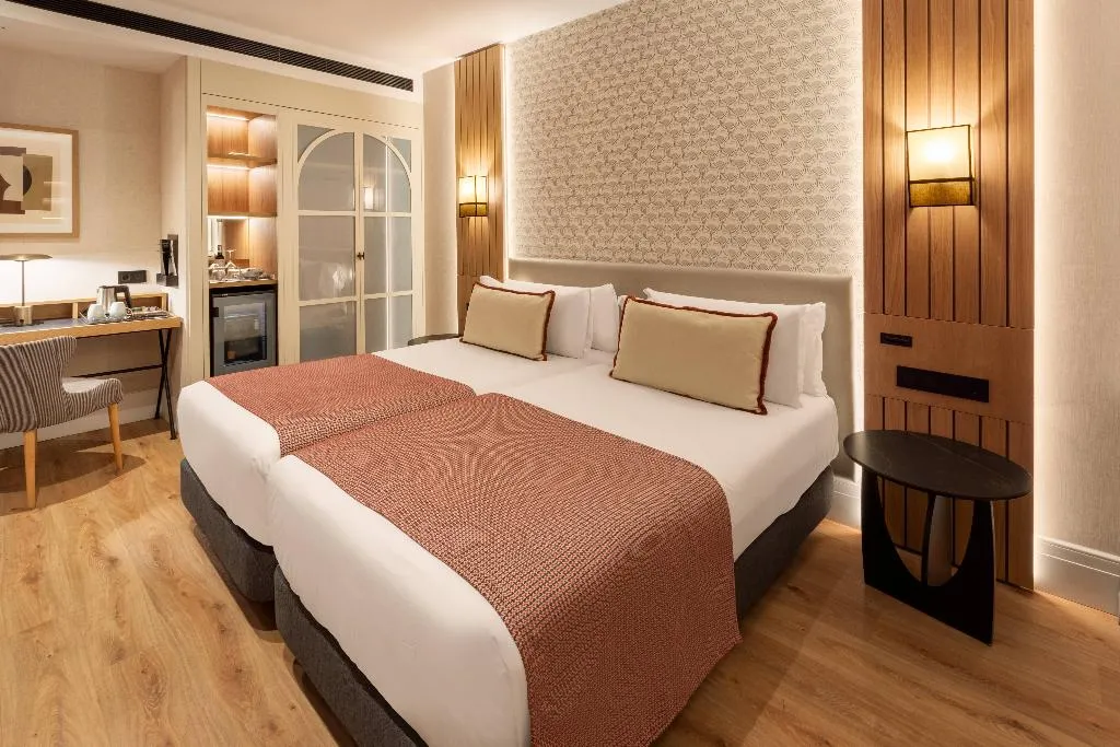 Double or Twin STANDARD Room, Catalonia Plaza España Hotel & Spa, Madrid