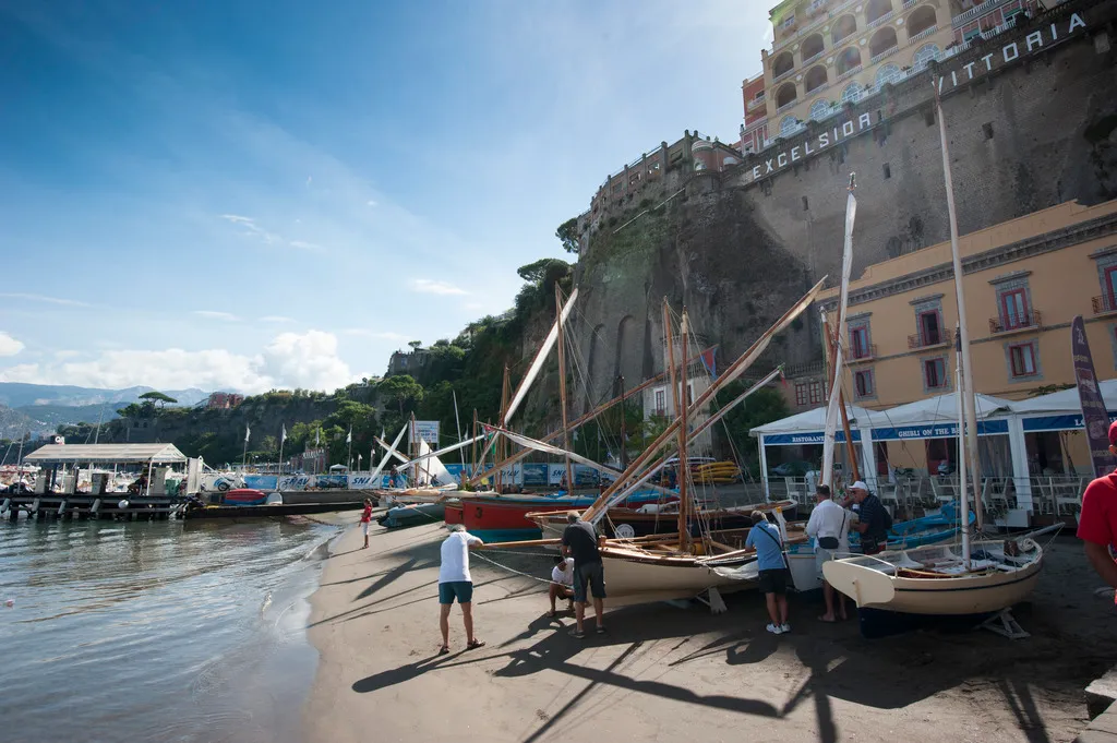 Sports and Entertainment, Grand Hotel Hermitage, Naples
