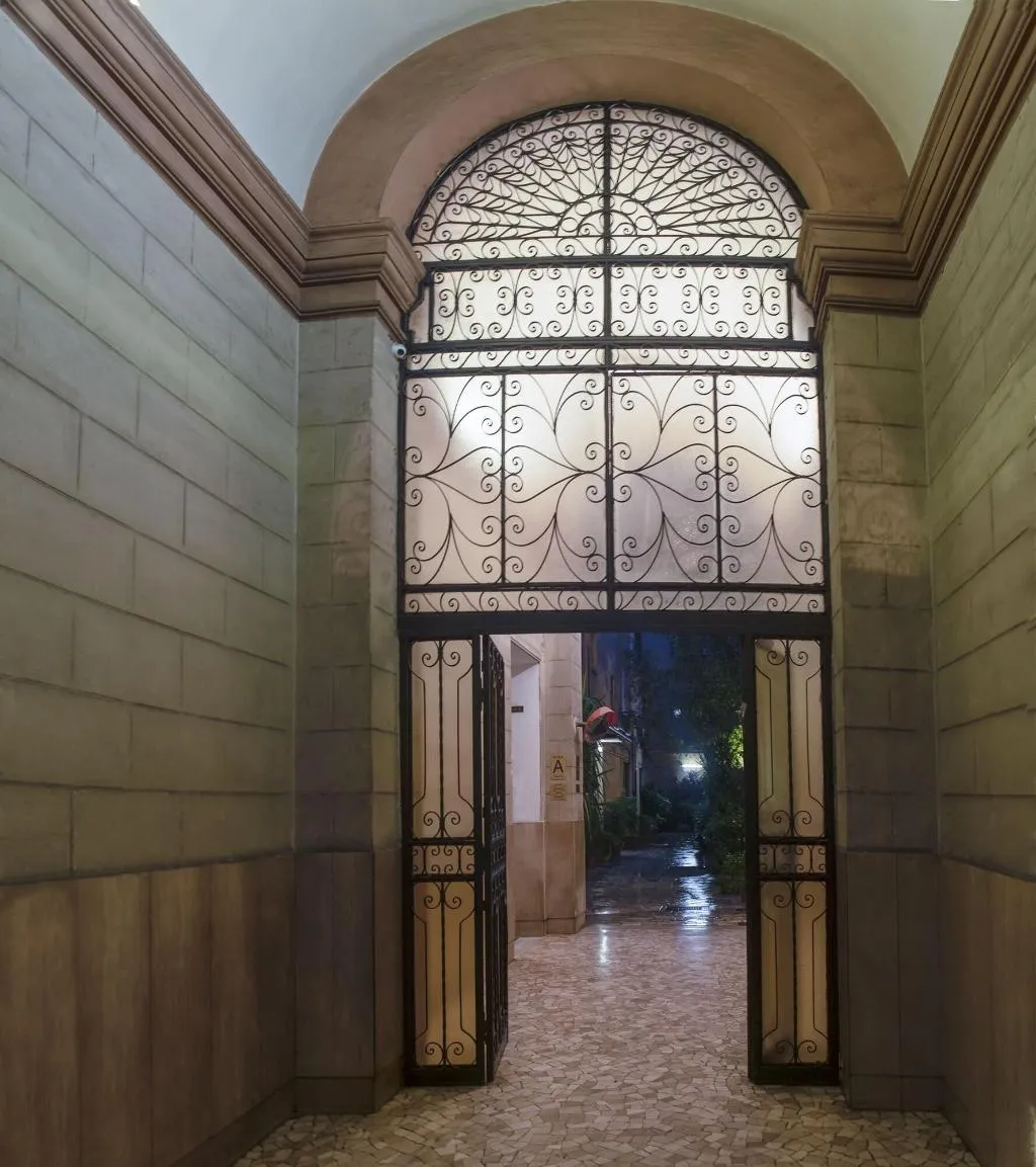 Lobby, Martini Rooms, Naples