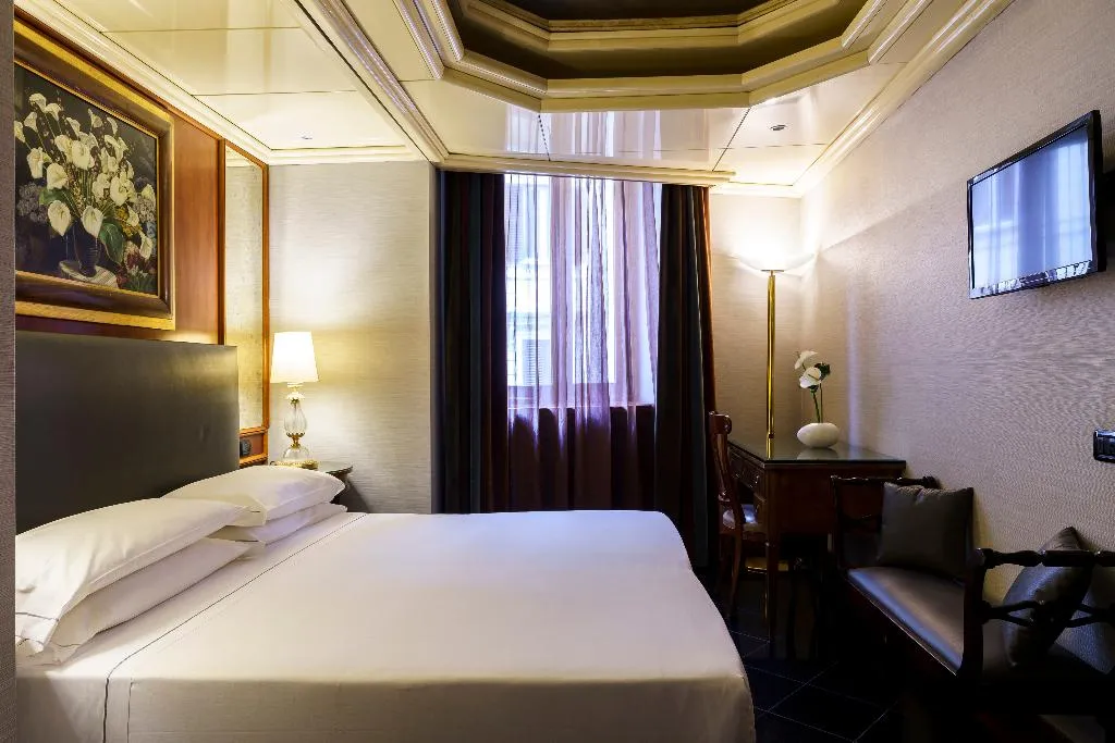 Double or Twin STANDARD Room, Valadier, Rome