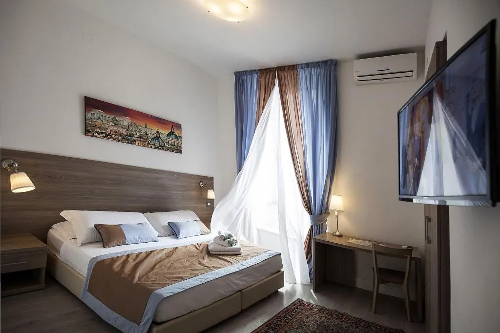 Room, Roman Holidays Cuore Dell Impero, Naples