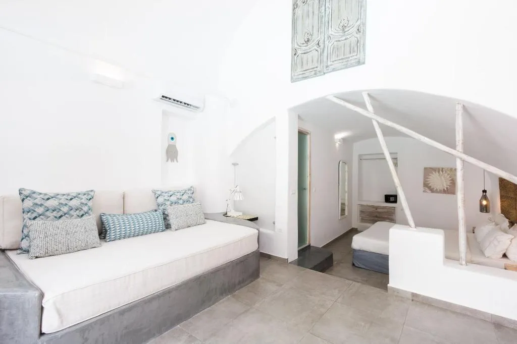 Room, The Museum Project Oia, Santorini